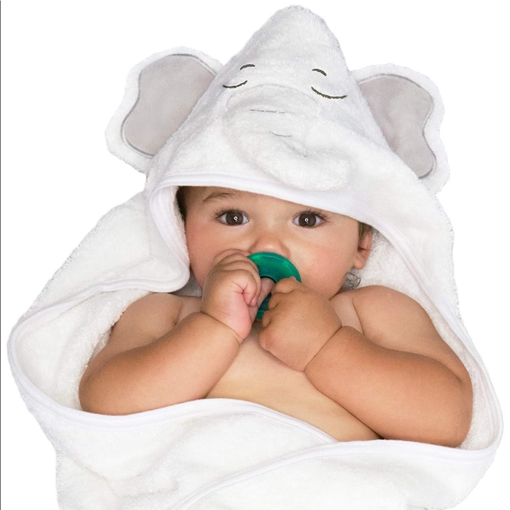 NWOT Cute White Hooded Elephant Baby Towel - Picture 1 of 5
